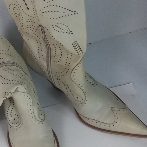 BCBG Women's Fancy Leather Heeled Western Boots Cream Floral Detail - Picture 2 of 7